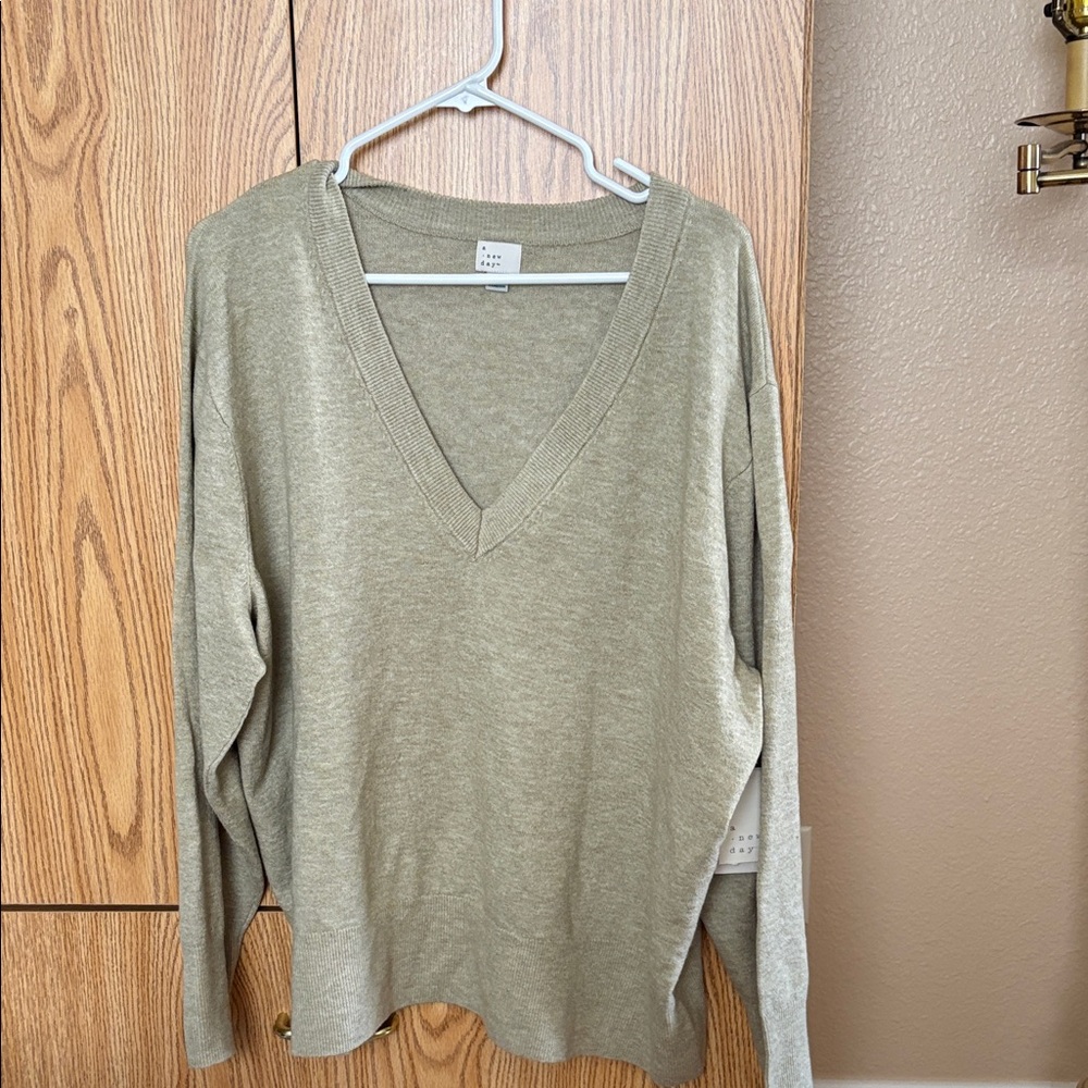 NWT- A.newday Pale Sage Green Plus Size V-Neck Sweater XXL
